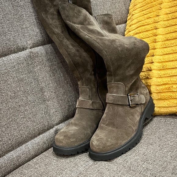 La CANADIENNE Taupe Over the Knee Boots - Picture 1 of 4